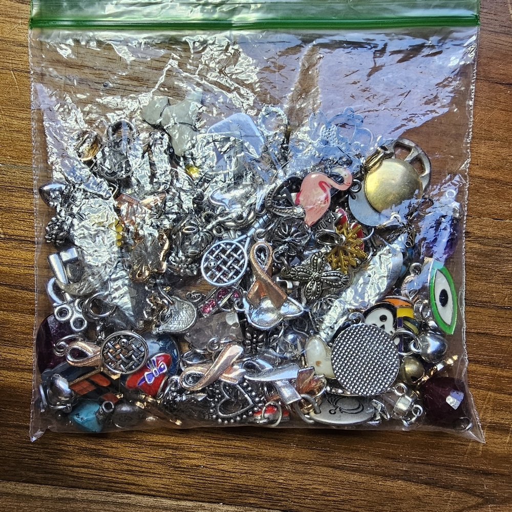 Small Pendants And Charms Lot For Necklaces Or Bracelets Jewelry Making Crafting - Picture 14 of 14